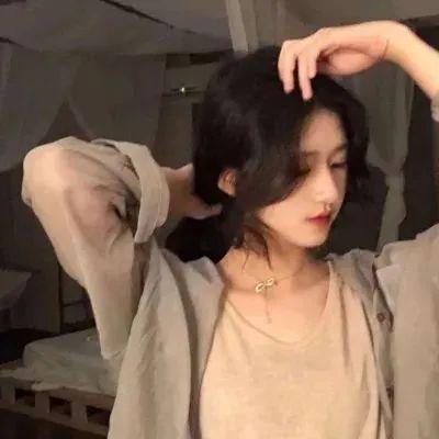 伴娘先拜堂封面